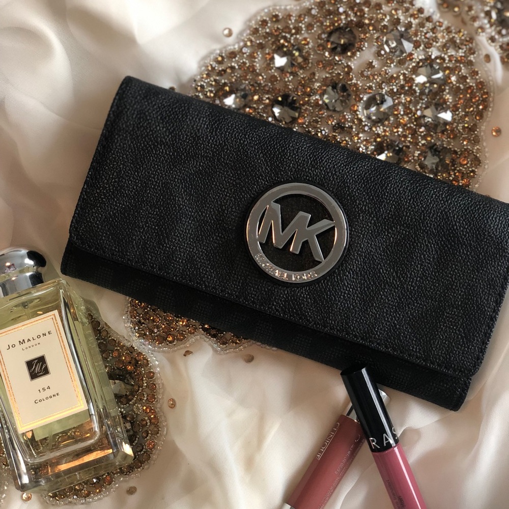 ❌sold❌Michael Kors black Fulton wallet